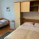 Pensionat And By The Sea Brodarica - - 21536 Šibenik