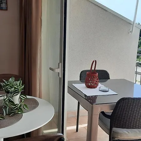 Gostinjska kuća And By The Sea Brodarica, - 21536 Sibenik